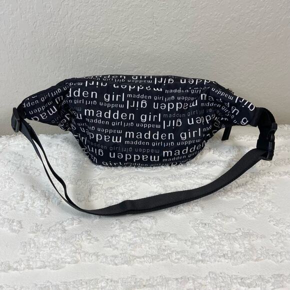 MADDEN GIRL Nylon Fanny Pack Hip Bag Waist Bag Belt Bag Unisex Bkl Sz OS Sporty - Picture 4 of 8